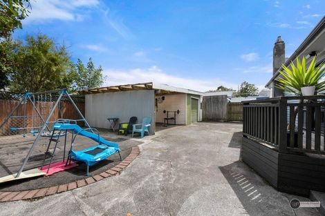 Photo of property in 32 Coast Road, Wainuiomata, Lower Hutt, 5014