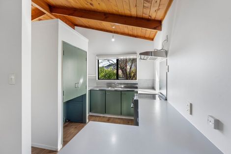 Photo of property in 14 Poneke Drive, Waikanae, 5036