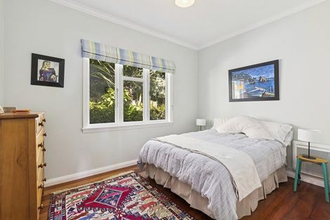 Photo of property in 9 Kellsmere Crescent, Island Bay, Wellington, 6023