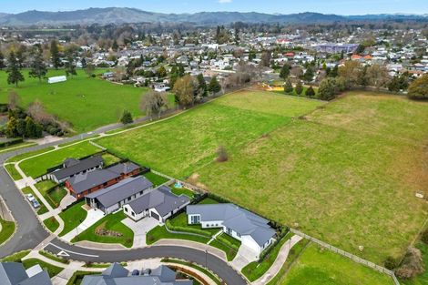 Photo of property in 24 Clifford Close, Leamington, Cambridge, 3432