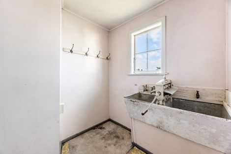 Photo of property in 46 Titirangi Road, New Lynn, Auckland, 0600