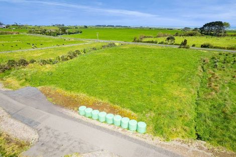 Photo of property in 7104 South Road, Warea, New Plymouth, 4381