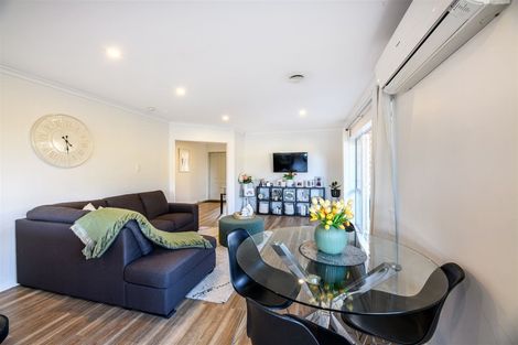 Photo of property in 6 San Bernadino Drive, Henderson, Auckland, 0612