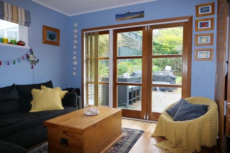 Photo of property in 82 Severn Street, Island Bay, Wellington, 6023