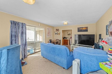 Photo of property in 9 Hennessy Street West, Foxton Beach, Foxton, 4815