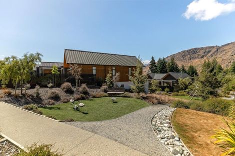 Photo of property in 24/10 George Bullen Lane, Arthurs Point, Queenstown, 9371
