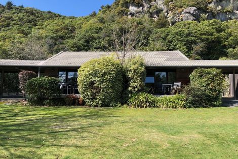 Photo of property in 8 Tangitu Street, Motuoapa, 3382