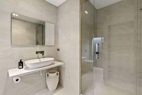 Photo of property in 24a Penning Road, Castor Bay, Auckland, 0620