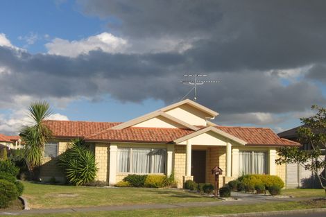 Photo of property in 16 Redcastle Drive, East Tamaki, Auckland, 2013