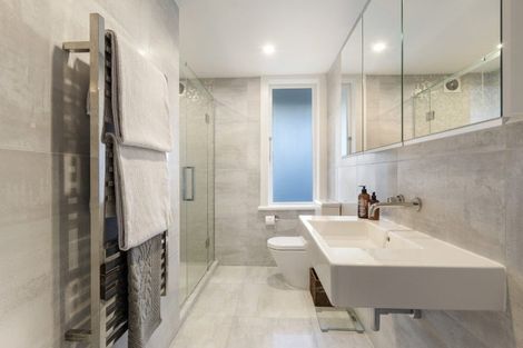 Photo of property in 73 Hinemoa Street, Birkenhead, Auckland, 0626