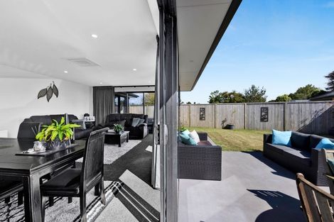 Photo of property in 8 Wheki Lane, Inglewood, 4330