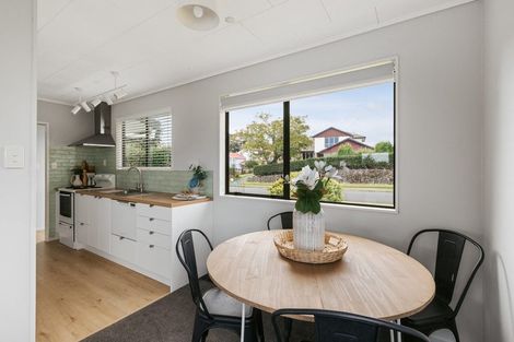 Photo of property in 2 Walnut Grove, Omokoroa, 3114