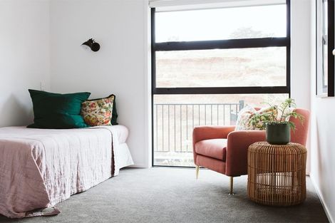 Photo of property in 12 Vogwill Road, Kumeu, 0810