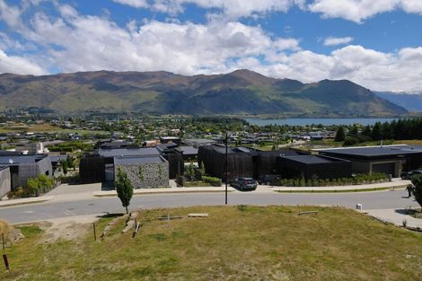 Photo of property in 16 Akitu Rise, Wanaka, 9305