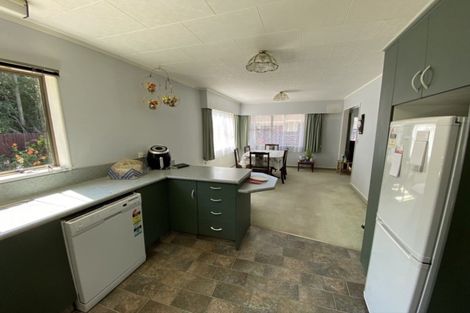 Photo of property in 16 Matai Place, Hawera, 4610