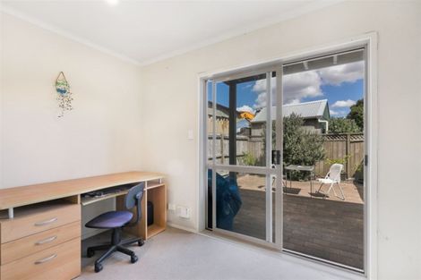 Photo of property in 11/4 Keeling Road, Henderson, Auckland, 0612