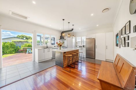 Photo of property in 24 Riddlers Crescent, Petone, Lower Hutt, 5012