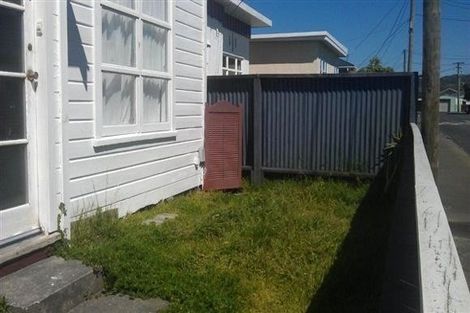 Photo of property in 17 East Street, Petone, Lower Hutt, 5012