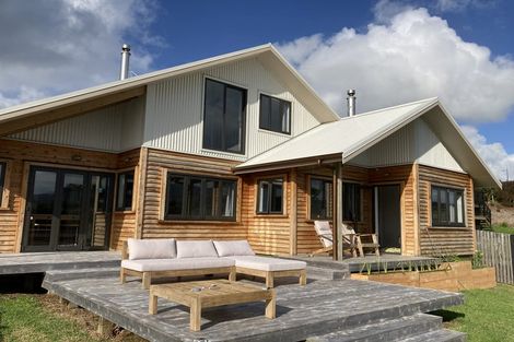 Photo of property in 10 Pekapeka Street, Raglan, 3225