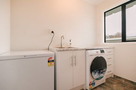 Photo of property in 14 Pollen Street, Woodville, 4920