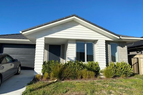 Photo of property in 33 Hills View Drive, Papamoa, 3118