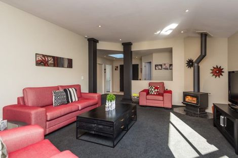 Photo of property in 2 The Stables, Woodend, 7610