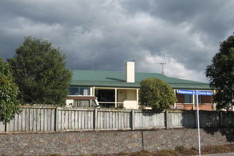 Photo of property in 2 Meadowviews Drive, Welcome Bay, Tauranga, 3112