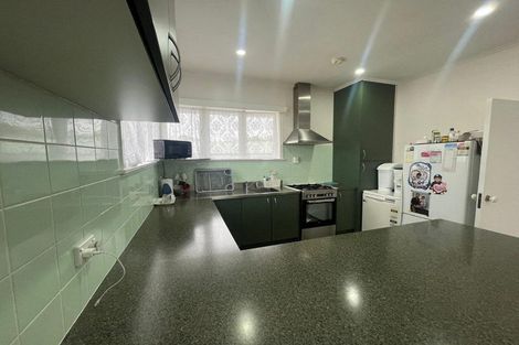 Photo of property in 2/91 Lynwood Road, New Lynn, Auckland, 0600