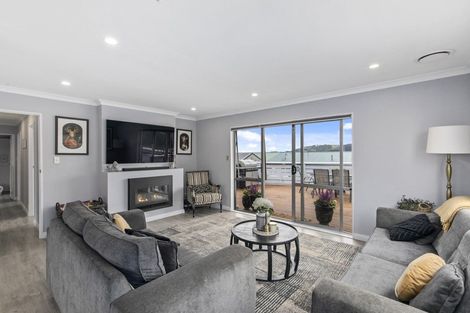 Photo of property in 12 Mossburn Grove, Kelson, Lower Hutt, 5010