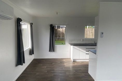 Photo of property in 1/86 Birkdale Road, Birkdale, Auckland, 0626