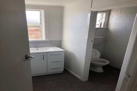 Photo of property in 2/2 Camrose Place, Ilam, Christchurch, 8041