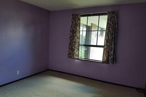 Photo of property in 48 Bellingham Place, Avonhead, Christchurch, 8042