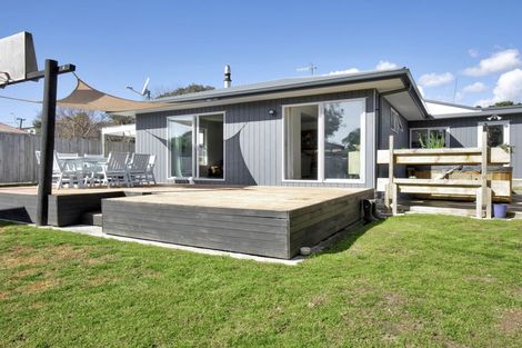 Photo of property in 221 Matai Road, Raumati Beach, Paraparaumu, 5032