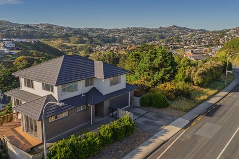 Photo of property in 32 Melksham Drive, Churton Park, Wellington, 6037