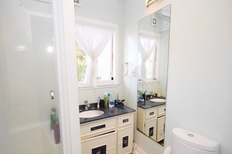 Photo of property in 1/134 Aberdeen Road, Campbells Bay, Auckland, 0620