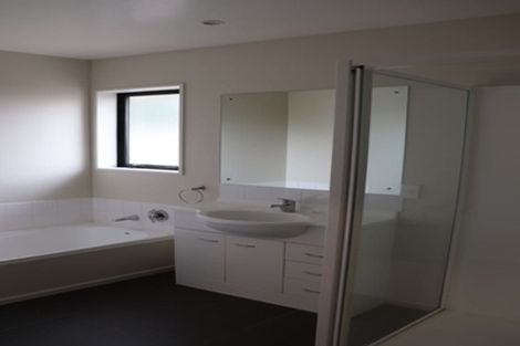 Photo of property in 2 Little Oaks Drive, Yaldhurst, Christchurch, 8042