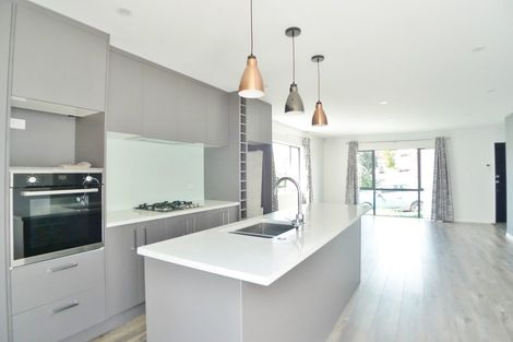 Photo of property in 28 Rakich Place, Henderson, Auckland, 0612