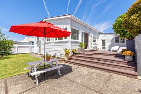Photo of property in 19 Beach Street, Fitzroy, New Plymouth, 4312