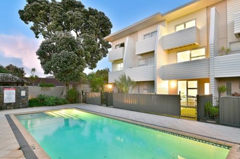 Photo of property in 17/3 Riverside Road, Orewa, 0931