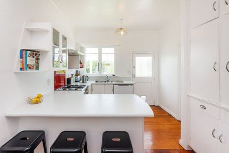 Photo of property in 38 Rongopai Street, Palmerston North, 4414