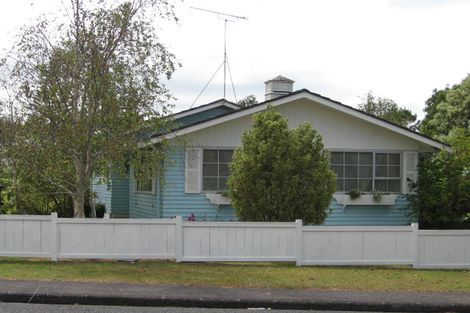 Photo of property in 24 Butterworth Drive, Glendene, Auckland, 0602