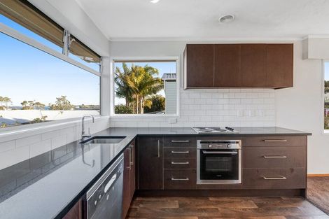 Photo of property in 2/941 Whangaparaoa Road, Manly, Whangaparaoa, 0930