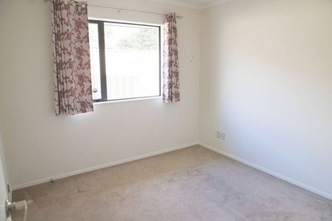 Photo of property in 12 Erceg Way, Rosehill, Papakura, 2113