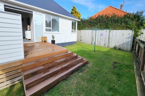 Photo of property in 48 Omata Road, Marfell, New Plymouth, 4310