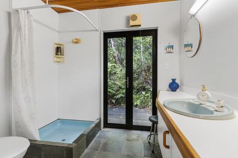 Photo of property in 22 Ngahere Terrace, Opoutere, Whangamata, 3691