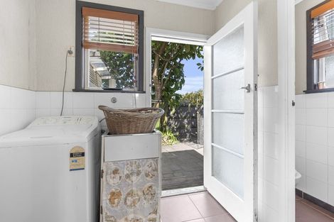 Photo of property in 71 Mountain Road, Sentry Hill, New Plymouth, 4373