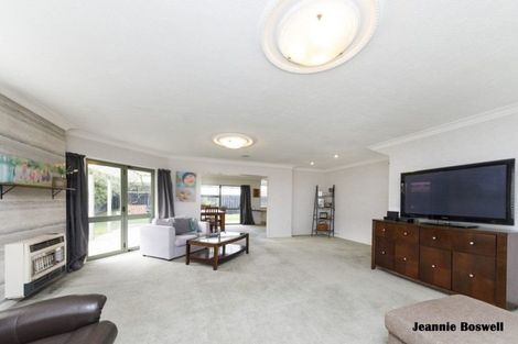 Photo of property in 30 Caroline Crescent, Highbury, Palmerston North, 4412