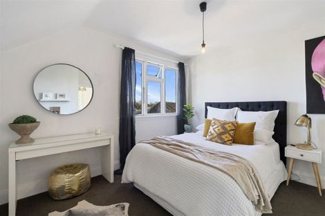 Photo of property in 15 Strowan Road, Strowan, Christchurch, 8052