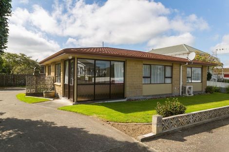 Photo of property in 18 Victoria Avenue, Dannevirke, 4930