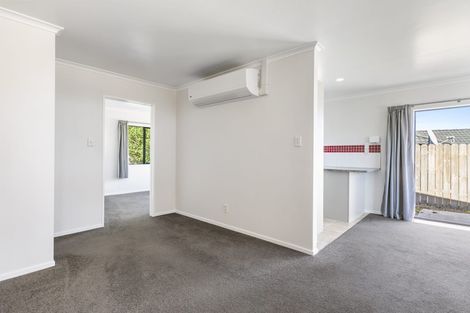 Photo of property in 18 Peninsula Road, Mangere, Auckland, 2022